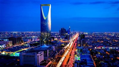 السعودية تحظر دخول 3 مهن للمقيمين في دول الخليج بتأشيرة سياحية