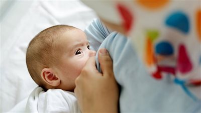 احذري العقوبة.. عدم إرضاع الصغير يعرضك للمساءلة القانونية وإسقاط الحضانة