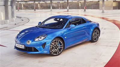 رينو الفرنسية تحتفل بسياراتها في معرض باريس