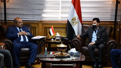 رئيس اللجنة الأولمبية الدولية يزور مصر