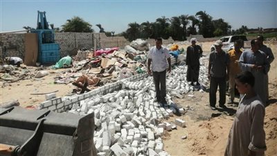  إزالة عشش وتعديات على أملاك الدولة والأراضي الزراعية في أبو مناع غرب قنا