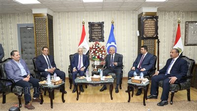 وزير التعليم يبحث مع محافظ السويس افتتاح عدد من المشروعات التعليمية