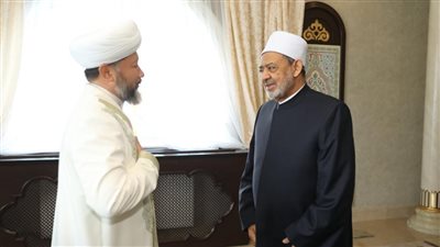 الطيب يؤكد لمفتي كازاخستان استمرار دعم الأزهر للطلاب والدعاة