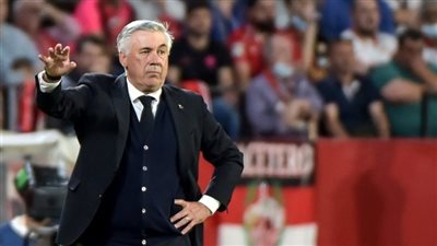 أنشيلوتي يكشف موعد عودة بنزيما لريال مدريد وموقف ضم مبابي 