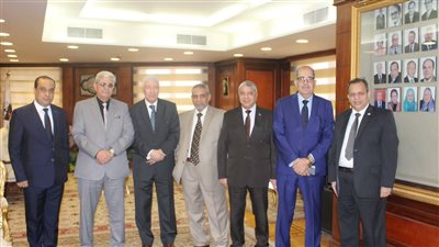 رئيس قضايا الدولة يقدم التهنئة لرئيس النيابة الإدارية الجديد