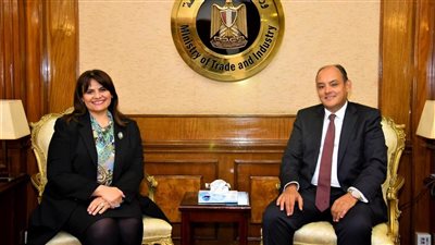 وزير التجارة: إعداد قائمة بالفرص الاستثمارية بالقطاع الصناعي وربطها بتوطين التصنيع المحلي