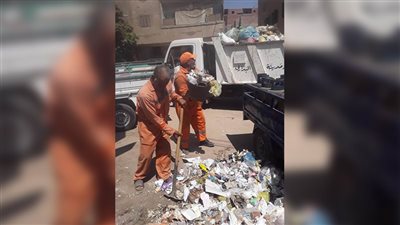 شن حملات نظافة ورفع مخلفات بقرى مراكز أسيوط 