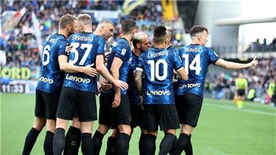 إنتر ميلان يتلقى صدمة قوية قبل لقاء برشلونة في دوري أبطال أوروبا 