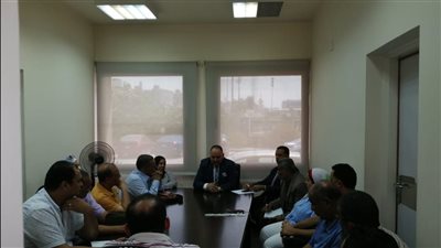 أحمد الشيخ يناقش مع مديري الوحدات تطوير منظومة الطب الرياضي