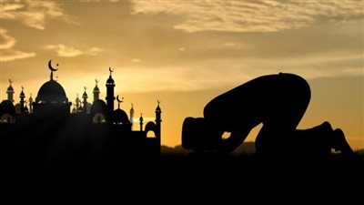 تفسير حلم صلاة المغرب في المنام وعلاقته بزوال الكروب والهموم 
