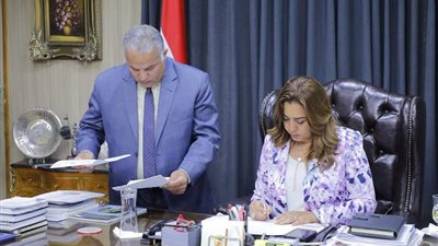 محافظ دمياط توافق على النزول بالحد الأدنى للقبول بفصول الخدمات في مدارس الثانوي