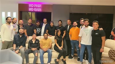 سر اجتماع تامر حسني بصناع الأغاني| صور