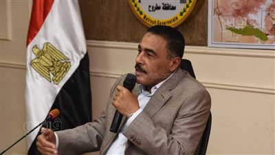 محافظ مطروح يناقش مطالب واحتياجات أهالي السلوم وسيوة | صور