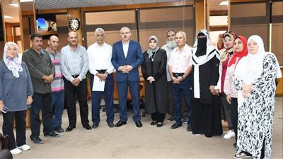  رئيس جامعة قناة السويس يكرم فريق المراجعة الداخلية لمنظومة الجودة