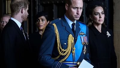 ممنوع بأمر الحب.. سر حرمان الأميرين أندرو وهاري من تحية نعش الملكة