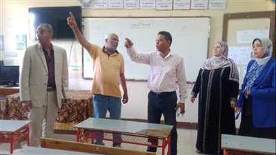 “ وكيل تعليم دمياط ” يتابع الانضباط الإداري في المدارس بـ 