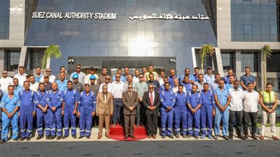 الفريق أسامة ربيع يكرم العاملين المشاركين في احتفالية افتتاح القرية الأوليمبية| صور