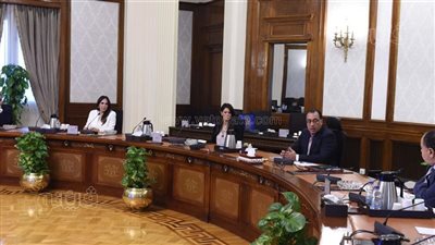 الحكومة تكشف موعد عقد المؤتمر الاقتصادي..وتعلن ضخ استثمارات أجنبية ضخمة