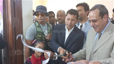 وزير الرياضة يفتتح معرض المنتجات السيناوية بسباق الهجن | فيديو