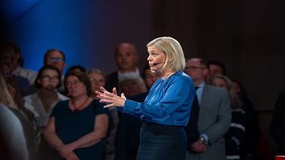 بعد ساعات من انتخابها.. استقالة رئيسة وزراء السويد