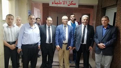 في زيارة مفاجئة.. نائب جامعة الأزهر يتفقد مستشفى باب الشعرية