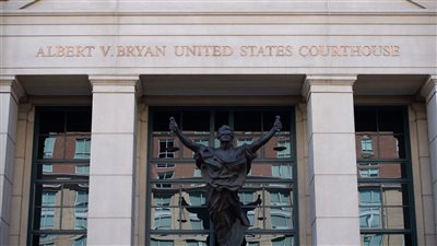 بينهم ابنته.. إدانة فنان أمريكي شهير باستغلال الأطفال جنسيا