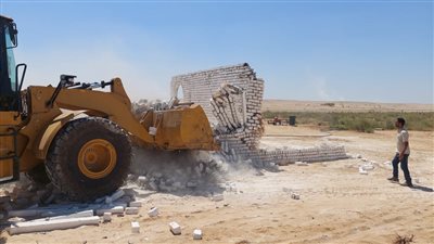 إزالة 37 حالة تعد بالبناء على الأراضي الزراعية وأملاك الدولة بالمنيا