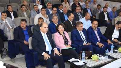 محافظ سوهاج يترأس الاجتماع الدوري لبحث موقف مشروعات حياة كريمة