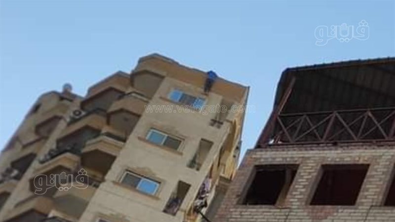 شاب يهدد بالتخلص