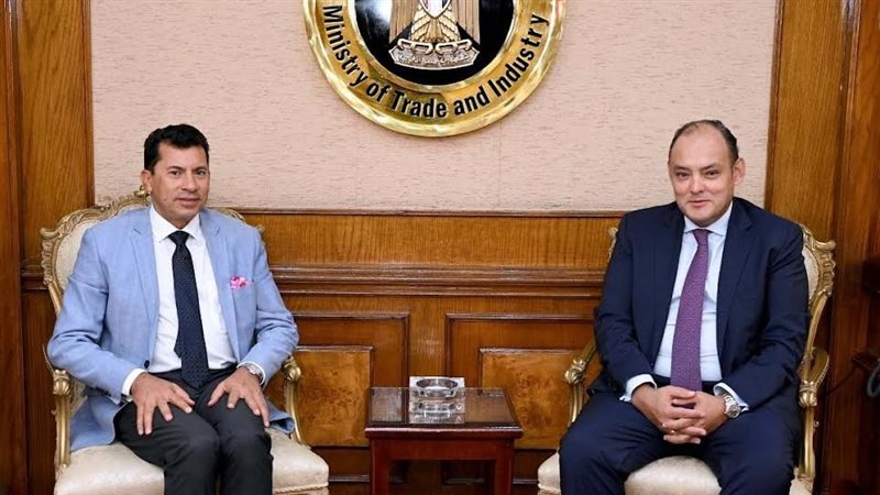 وزيري التجارة والشباب