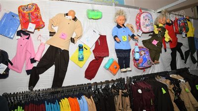 خصومات ٣٠% على مستلزمات الدراسة.. جولة في معرض أهلا مدارس بطنطا | فيديو