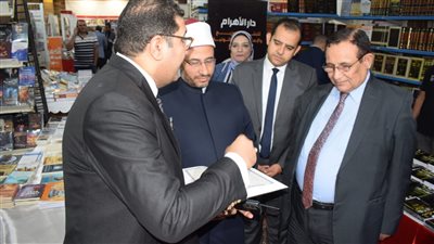 بدء فعاليات معرض الكتاب السنوي بنادي مستشاري النيابة الإدارية 