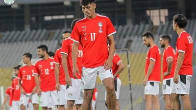 منافسة بين شركتي ملابس عالميتين لرعاية اتحاد الكرة 