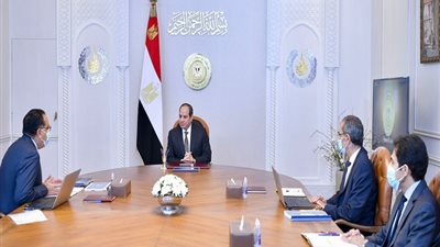 الرئاسة في أسبوع.. الرئيس يوجه بتخصيص حوافز لتشجيع المتفوقين من طلاب برنامج 