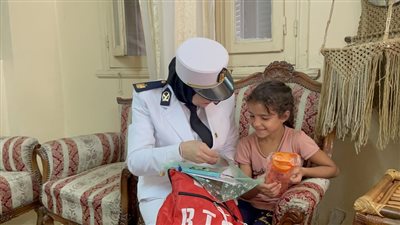 الداخلية تواصل توزيع حقائب ومستلزمات مدرسية ضمن مبادرة 