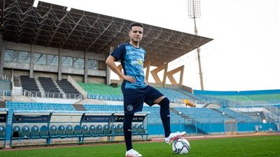 الظهور الأول لمصطفى فتحي بقميص نادي بيراميدز | صور 