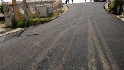 بتكلفة 50 مليون جنيه.. استمرار أعمال رصف طريق بر أيسر ترعة السويس 