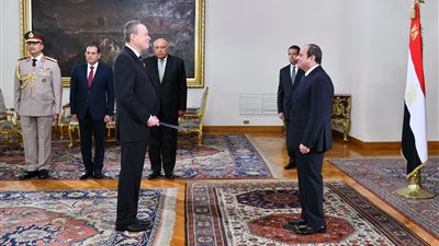 بسام راضي: الرئيس يتسلم أوراق اعتماد ثلاثة عشر سفيرًا جديدًا.. ويؤكد حرص مصر على تعزيز أطر العلاقات الثنائية مع دولهم في المجالات كافة