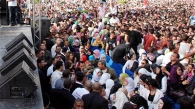 التفاصيل الكاملة لأزمة حفل تخرج إعلام القاهرة | فيديو 