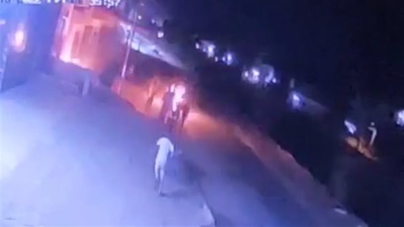 لحظة إشعال عاطل النيران