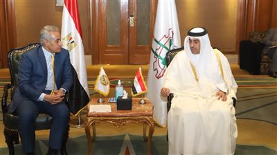 وزير العمل القطري يزف بشرى سارة للمصريين 