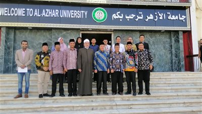 رئيس جامعة الأزهر مشيدا بطلاب إندونيسيا: متميزون علمًا وخلقًا