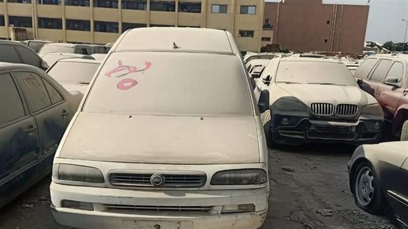 سيارات جمارك مطار