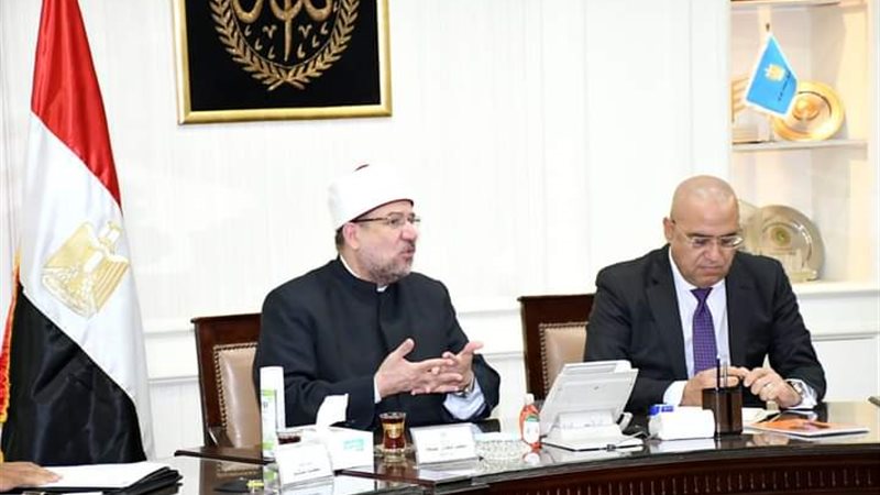 وزير الإسكان ووزير
