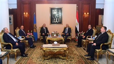 الدكتور حنفي جبالي يعزي رئيس المحكمة الدستورية العليا في وفاة والدته