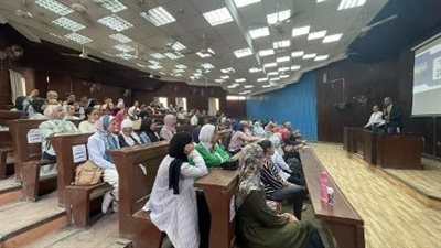 كلية الصيدلة بجامعة حلوان تنظم يوما تعريفيا للطلاب الجدد