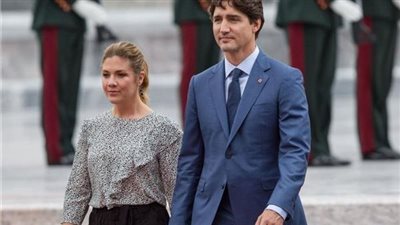 رئيس وزراء كندا وزوجته يصلان كنيسة وستمنستر للمشاركة في جنازة إليزابيث | فيديو