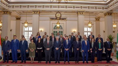 وزير التعليم العالي يؤكد ضرورة تقليص الفجوة بين المجتمعين الأكاديمي والأعمال والصناعة