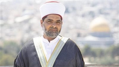 بعد اقتحام منزله واعتقاله.. تفاصيل الإفراج عن مدير المسجد الأقصى