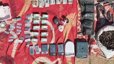 بعد تبادل إطلاق النيران 4 ساعات.. القضاء على بؤرة إجرامية بسوهاج.. مصرع زعيم العصابة وإصابة ضابط.. وهروب 